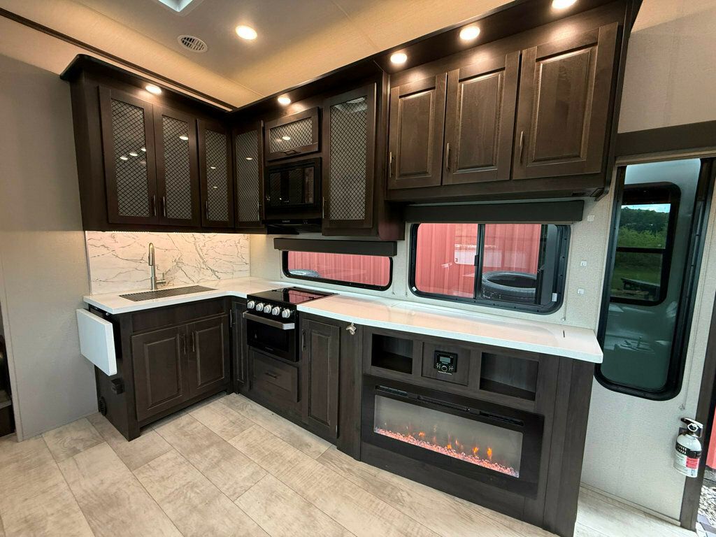 2020 Grand Design Momentum  - 22847949 - 45