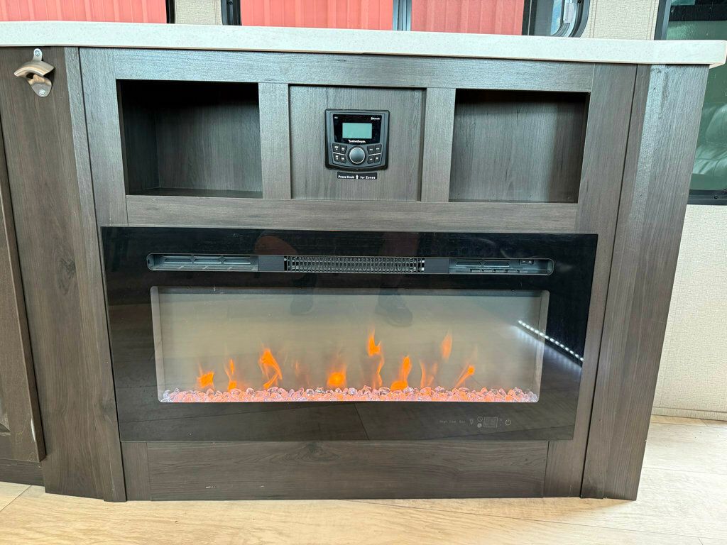 2020 Grand Design Momentum  - 22847949 - 46