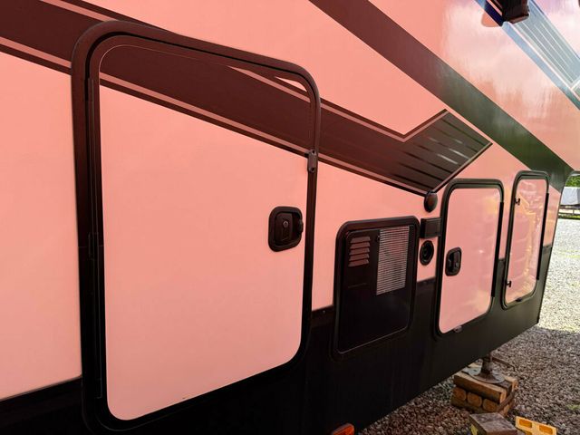 2020 Grand Design Momentum  - 22847949 - 8