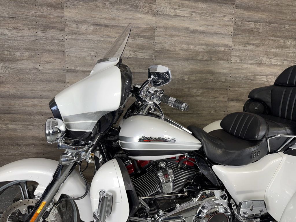 2020 Harley-Davidson FLHTCUTGSE CVO Tri Glide SUPER CLEAN! - 23086758 - 12