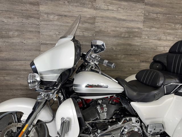2020 Harley-Davidson FLHTCUTGSE CVO Tri Glide SUPER CLEAN! - 23086758 - 12