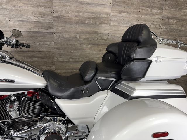 2020 Harley-Davidson FLHTCUTGSE CVO Tri Glide SUPER CLEAN! - 23086758 - 13