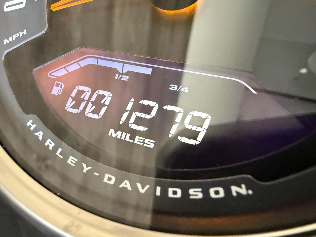 2020 Harley-Davidson FLSL Softail Slim LIKE NEW! - 22988462 - 9