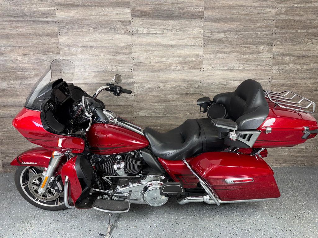 2020 Harley-Davidson FLTRK Road Glide Limited LOW MILES! - 23003609 - 10