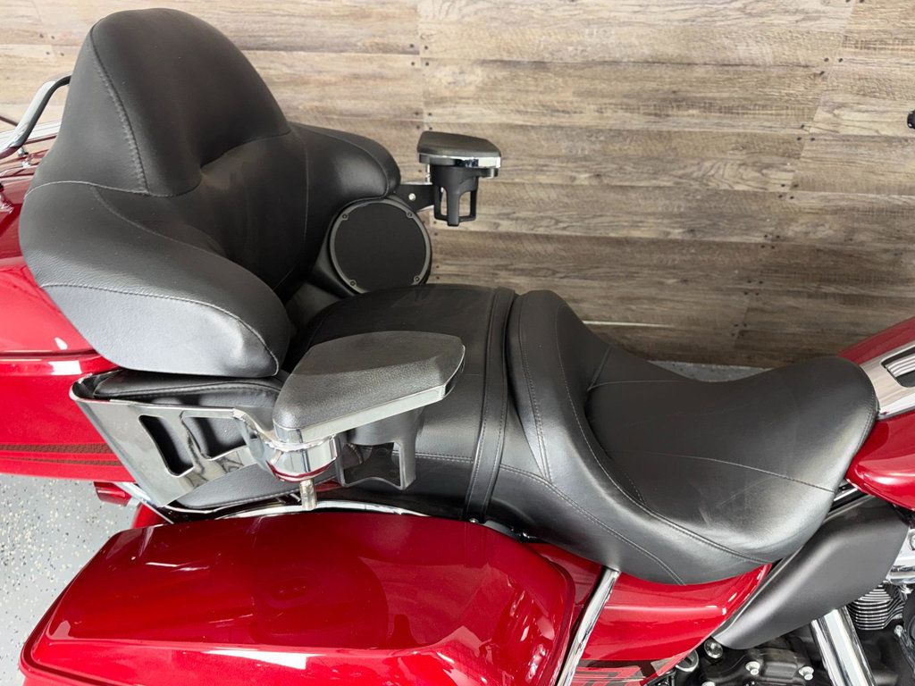 2020 Harley-Davidson FLTRK Road Glide Limited LOW MILES! - 23003609 - 6