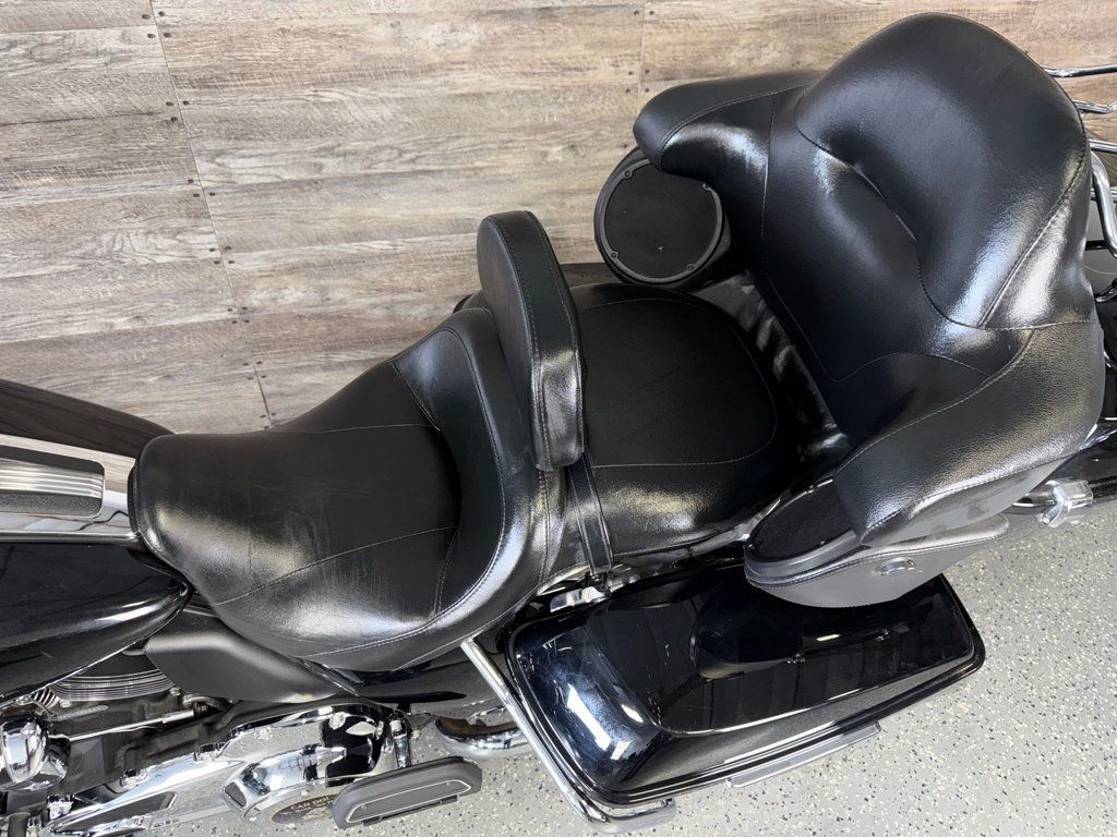 2020 Harley-Davidson FLTRK Road Glide Limited One Owner! - 23056803 - 14