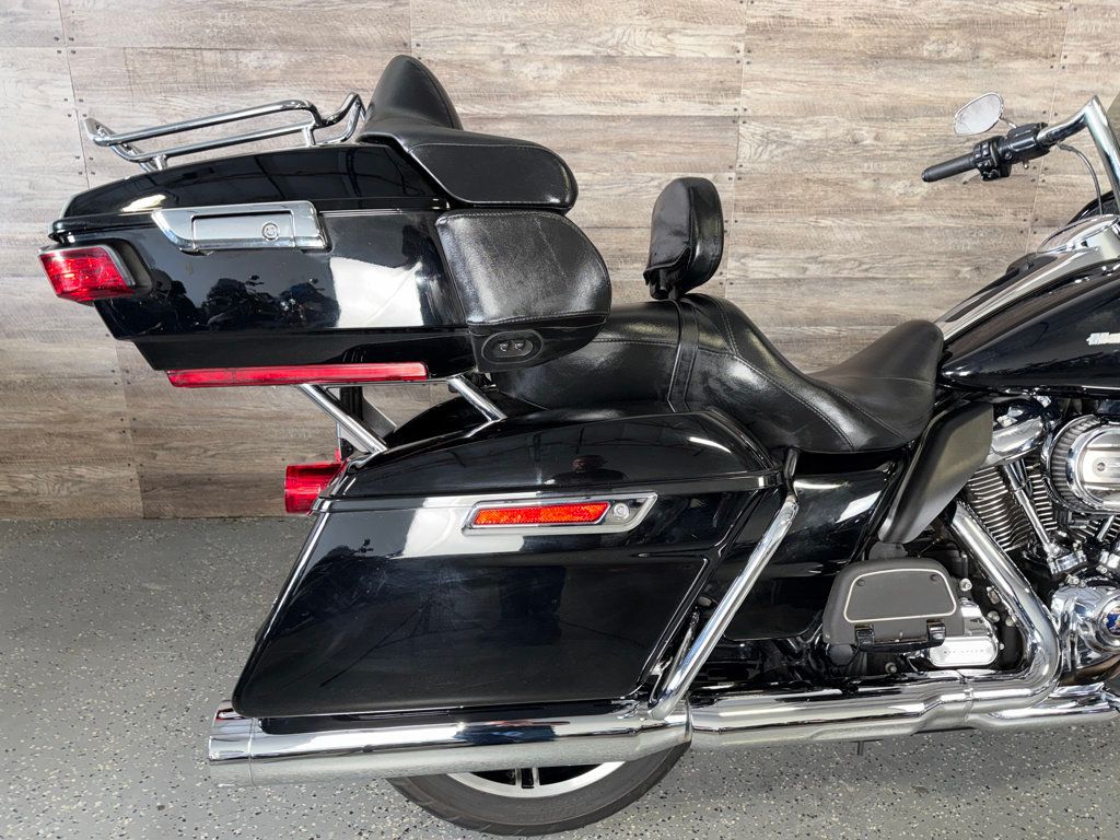 2020 Harley-Davidson FLTRK Road Glide Limited One Owner! - 23056803 - 6