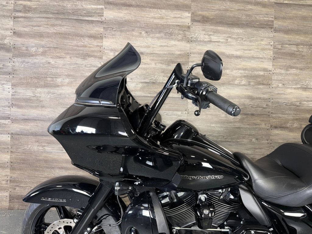 2020 Harley-Davidson FLTRK Road Glide Limited SUPER CLEAN! - 23042194 - 12
