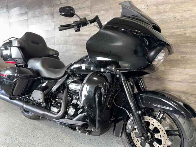2020 Harley-Davidson FLTRK Road Glide Limited SUPER CLEAN! - 23042194 - 1