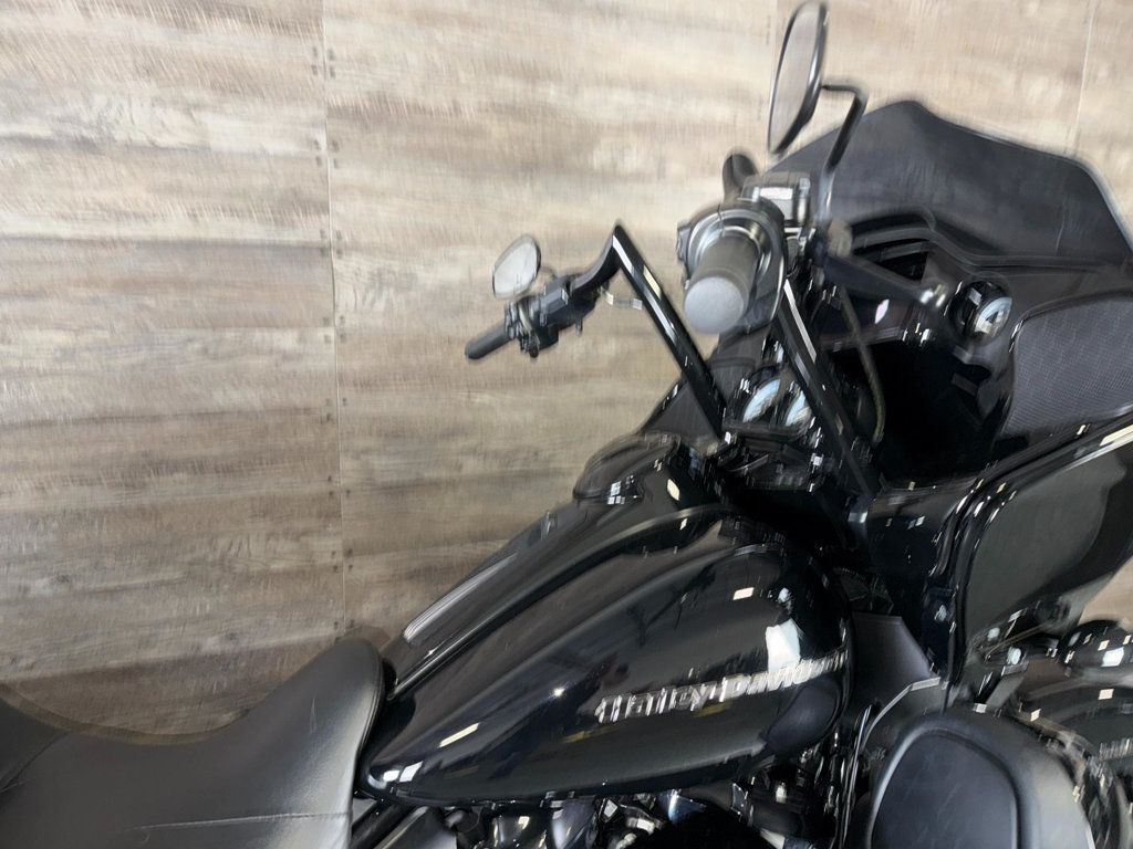 2020 Harley-Davidson FLTRK Road Glide Limited SUPER CLEAN! - 23042194 - 7