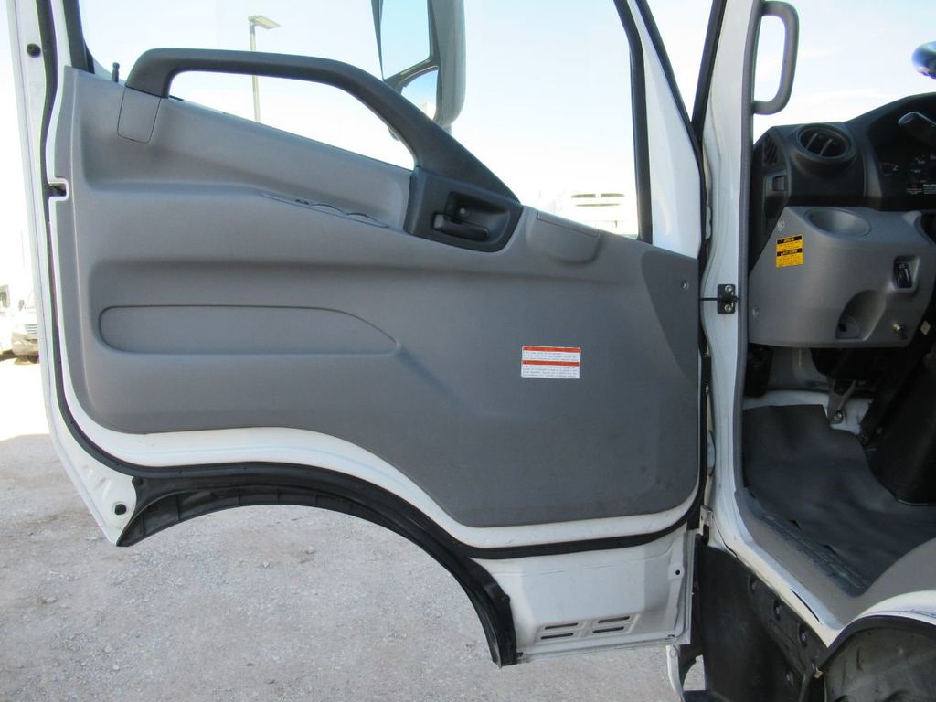 2020 HINO 155 (16ft Box with Lift Gate) - 22307493 - 16