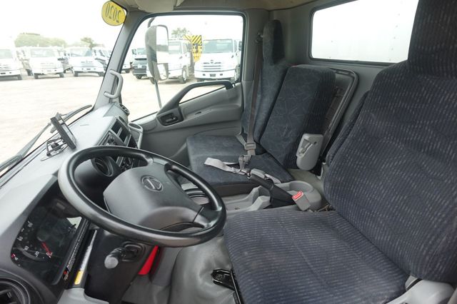 2020 HINO 155 (16ft Box with Lift Gate) - 22935936 - 32