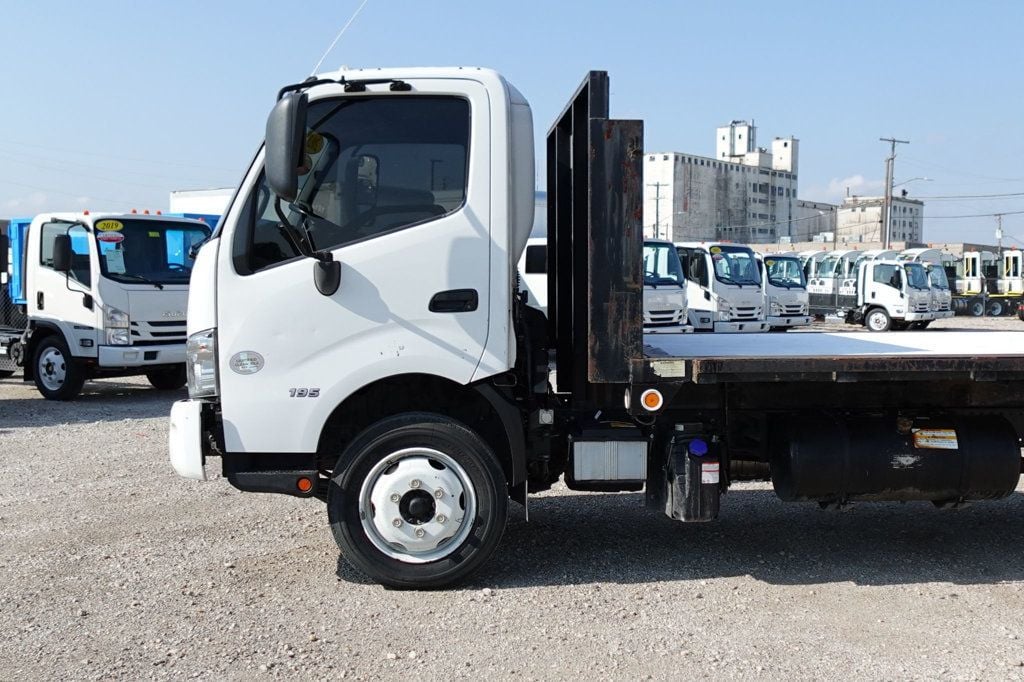 2020 HINO 195 (20ft Flatbed with Lift Gate) - 22526024 - 5