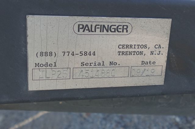 2020 HINO 195 (21ft Stakebed with Lift Gate) - 23060250 - 13