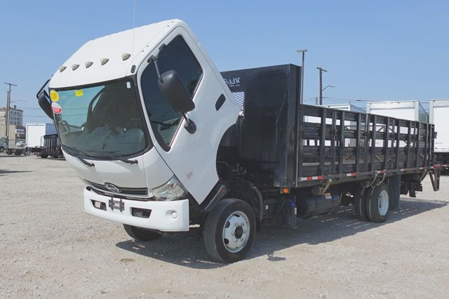 2020 HINO 195 (21ft Stakebed with Lift Gate) - 23060250 - 37