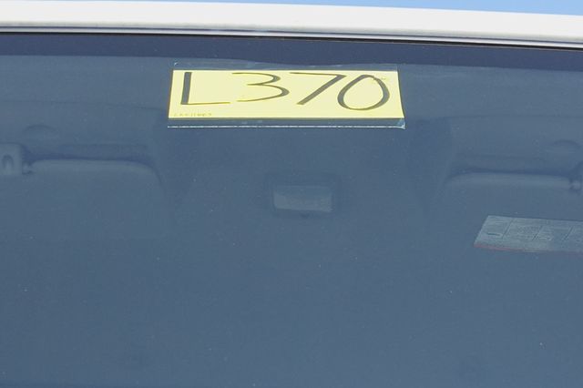 2020 HINO 195 (21ft Stakebed with Lift Gate) - 23060250 - 53