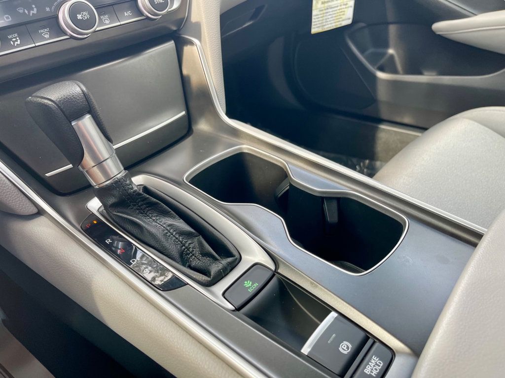 2020 Honda Accord LX 1.5T photo 13