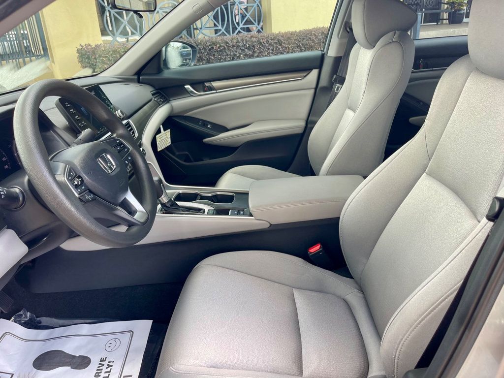 2020 Honda Accord LX 1.5T photo 9