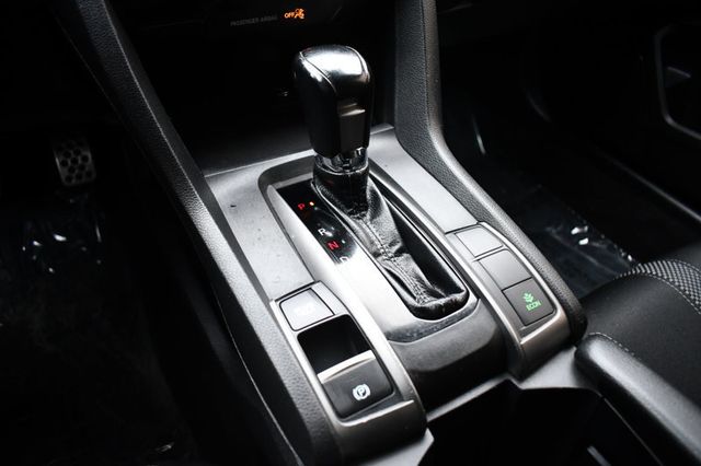 2020 Honda Civic Hatchback Sport CVT - 22971821 - 19