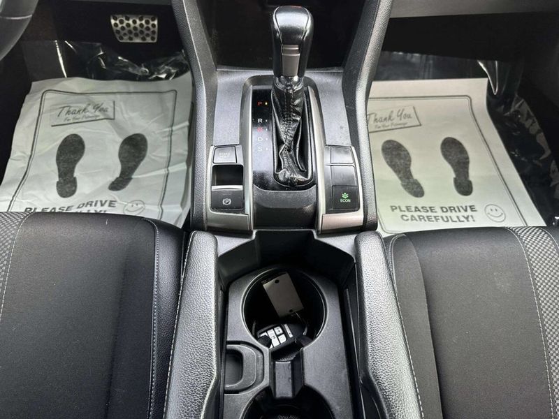 2020 Honda Civic Hatchback Sport CVT - 22993948 - 21