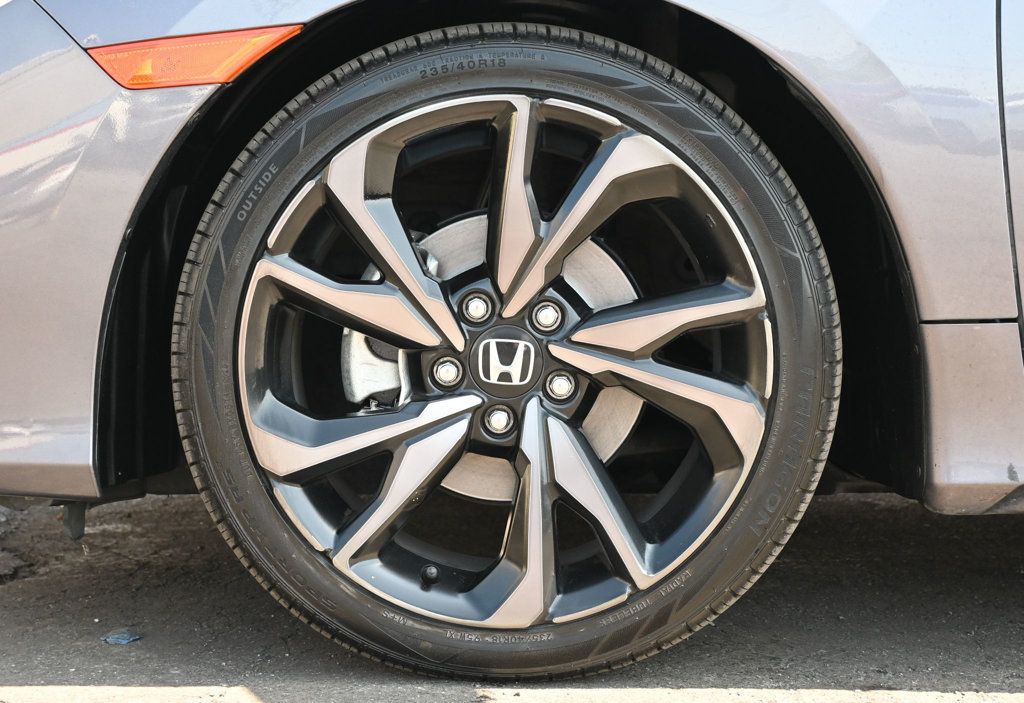 Honda Civic photo 9