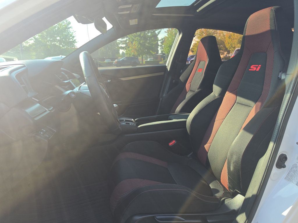 Honda Civic Si photo 9