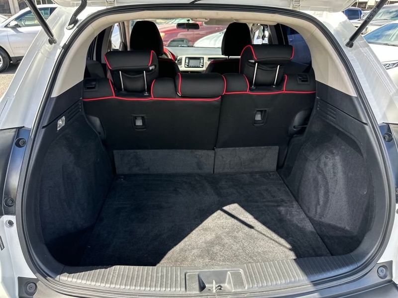 2020 Honda HR-V LX 2WD CVT - 22940703 - 18