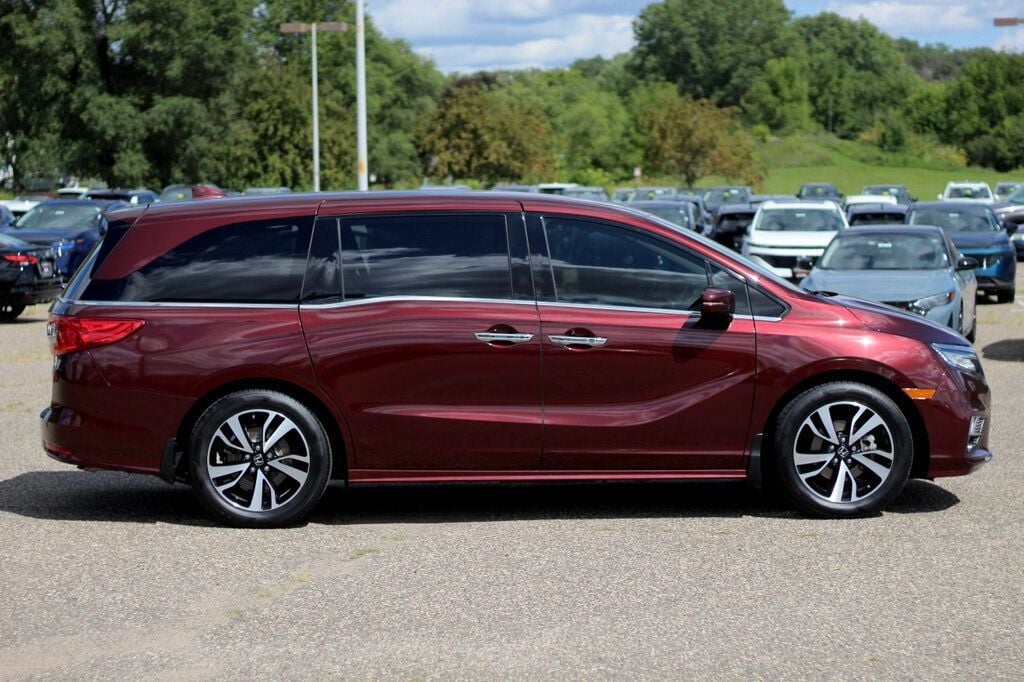 2020 Honda Odyssey Elite photo 2