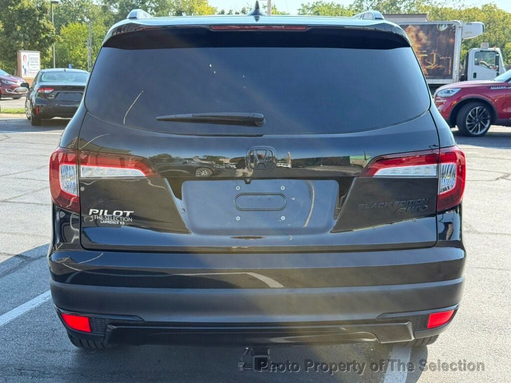 2020 Honda Pilot Black Edition photo 12