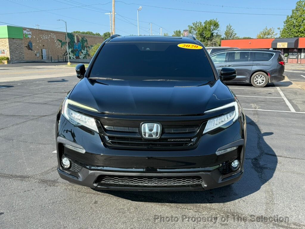 2020 Honda Pilot Black Edition photo 3