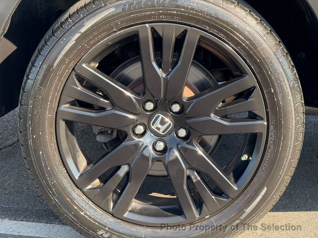 2020 Honda Pilot Black Edition photo 47