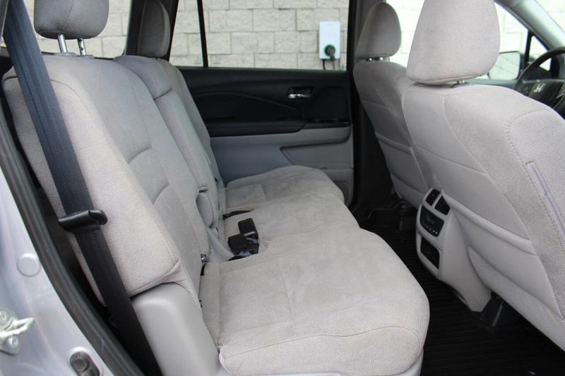 2020 Honda Pilot EX AWD - 22878257 - 21