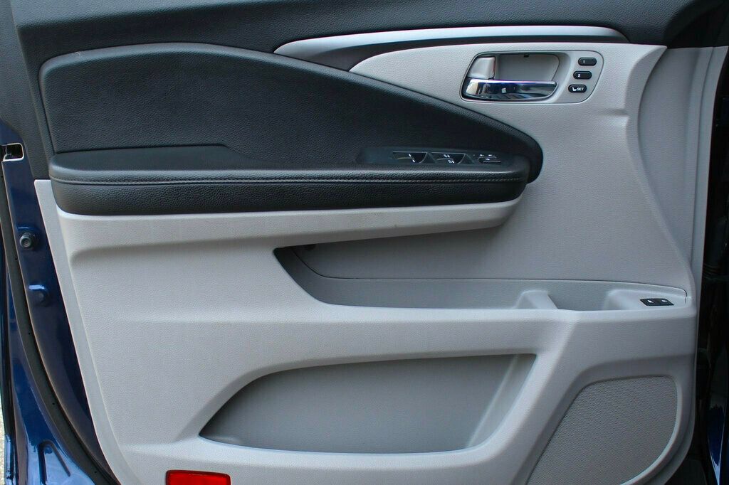 2020 Honda Pilot EX-L photo 19