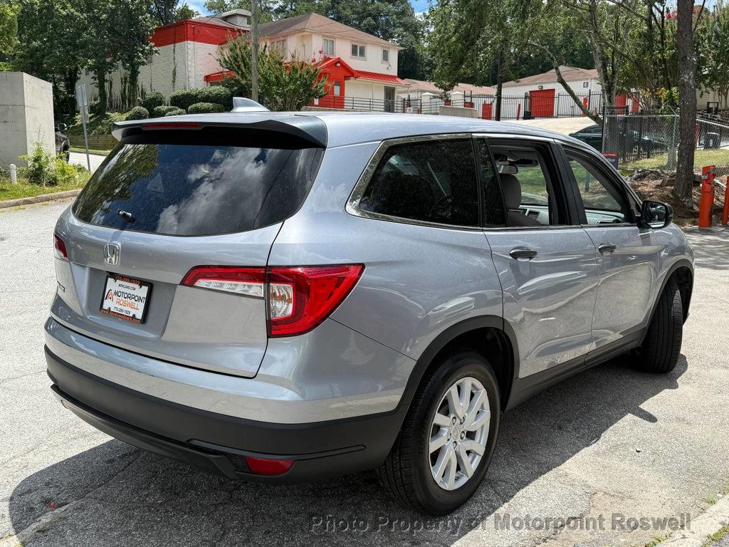 2020 Honda Pilot LX photo 3