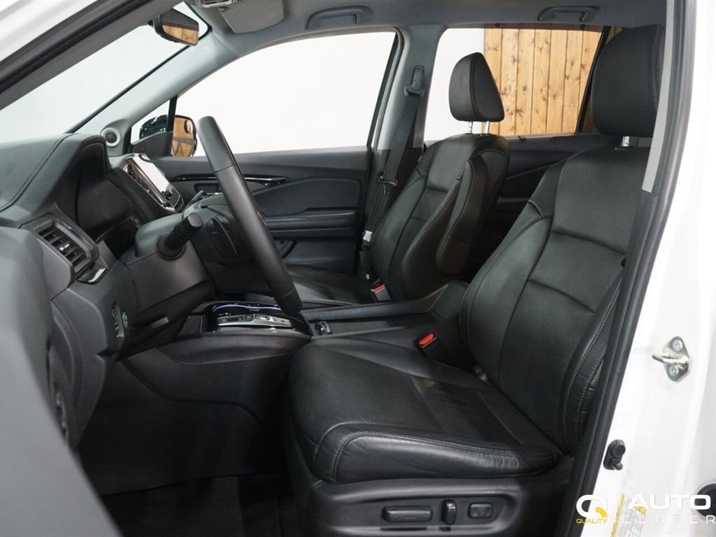 2020 Honda Pilot Touring 8-Passenger AWD - 22910478 - 25