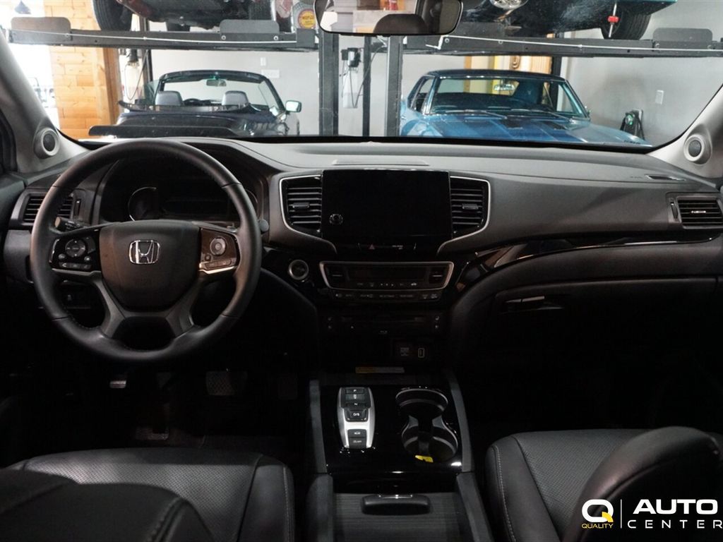 2020 Honda Pilot Touring 8-Passenger AWD - 22910478 - 32