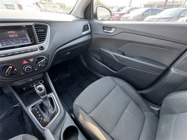 2020 Hyundai Accent SE Sedan IVT - 22756679 - 25