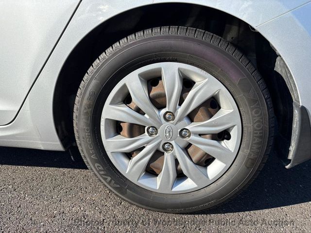 2020 Hyundai Accent SE Sedan Manual - 23072956 - 14