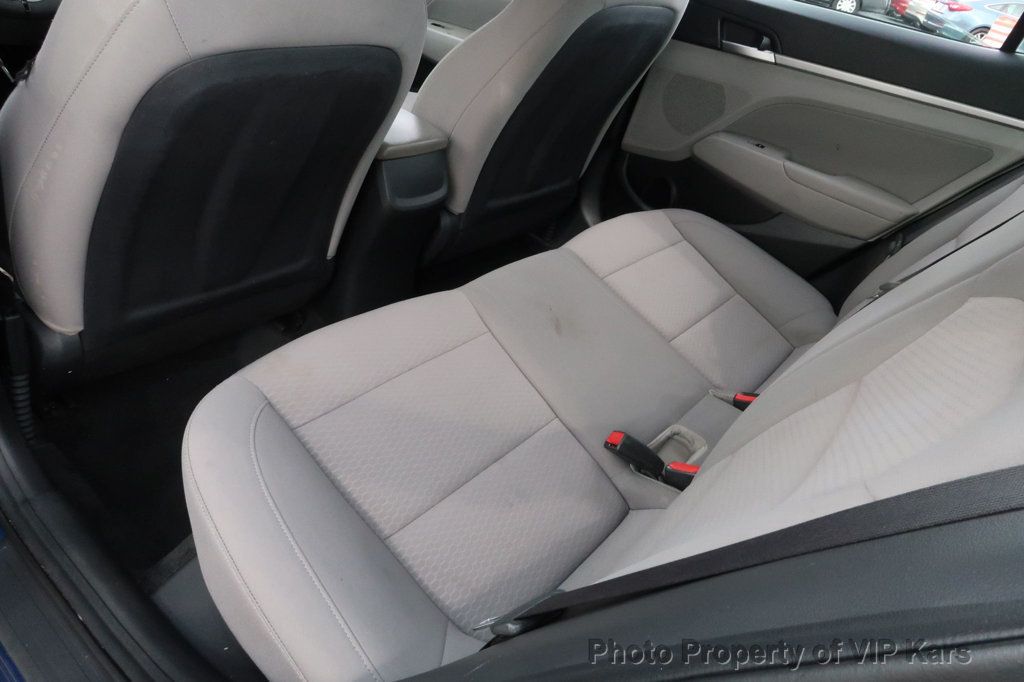 2020 Hyundai Elantra SE IVT - 22580993 - 14