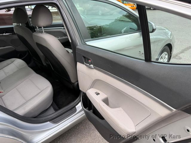 2020 Hyundai Elantra SE IVT - 23023520 - 9
