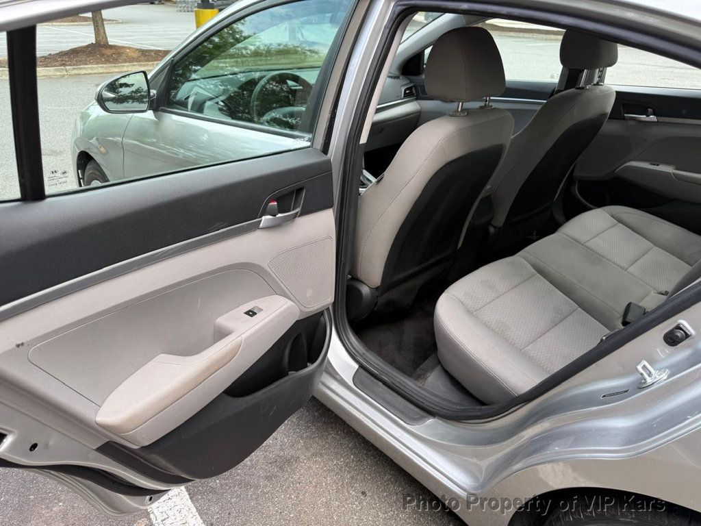2020 Hyundai Elantra SE IVT - 23023520 - 10