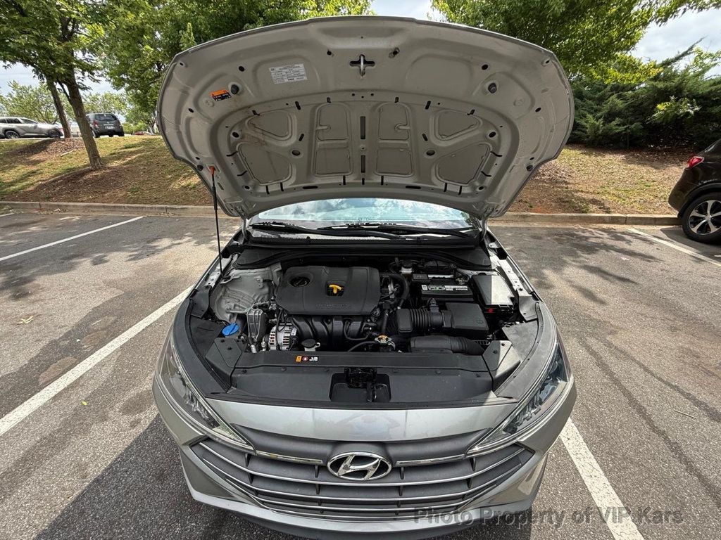 2020 Hyundai Elantra SE IVT - 23023520 - 18