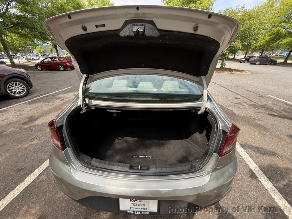 2020 Hyundai Elantra SE IVT - 23023520 - 20