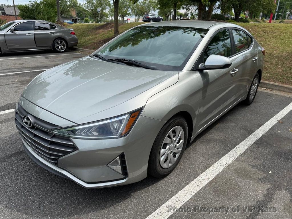 2020 Hyundai Elantra SE IVT - 23023520 - 22