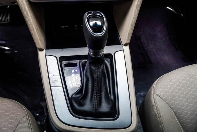 2020 Hyundai Elantra SE IVT - 22996901 - 16