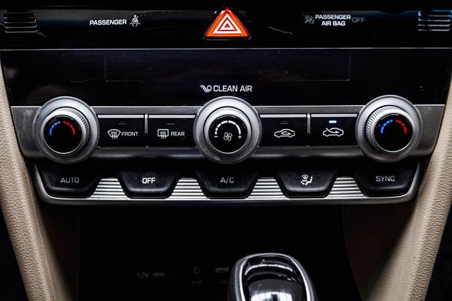 2020 Hyundai Elantra SE IVT - 22996901 - 17