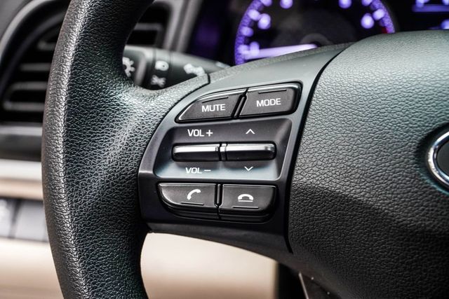 2020 Hyundai Elantra SE IVT - 22996901 - 21