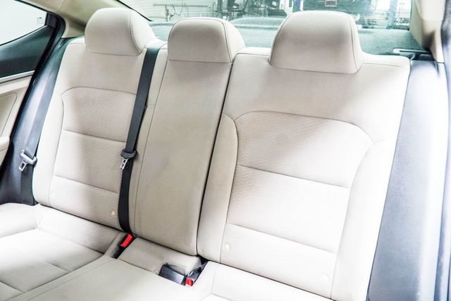 2020 Hyundai Elantra SE IVT - 22996901 - 29