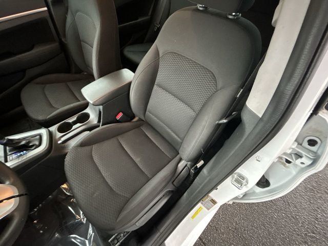 2020 Hyundai Elantra SEL - 22952656 - 13