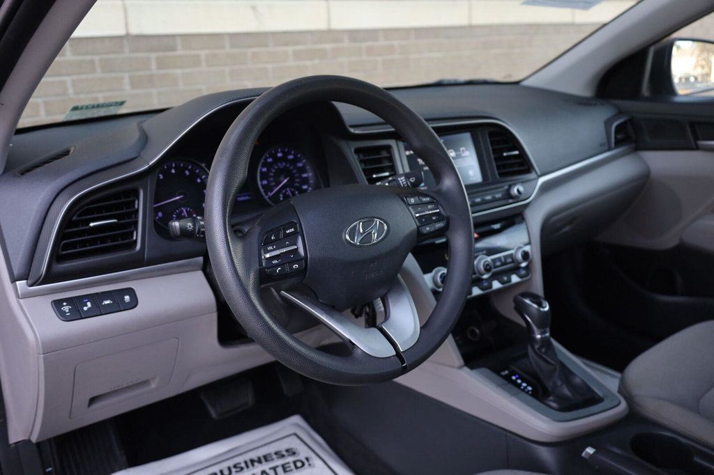 Hyundai Elantra photo 14